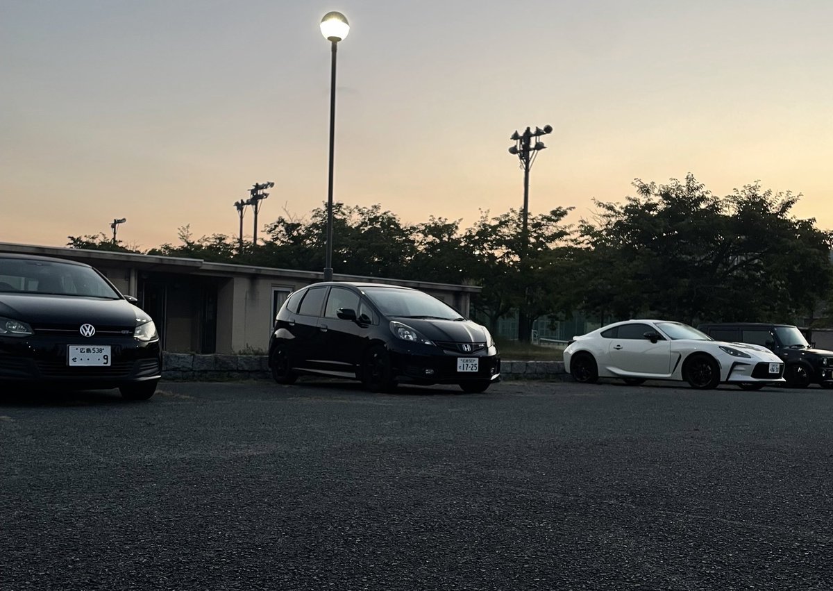 humc505's tweet photo. 【部員紹介】
06(新3年) 体育会・遠征担当
西村皓太
工学部第一類

朗らかな笑顔で冷たいギャグを言い放つムードメーカー。寝坊ガチな彼の言い訳はバリエーション豊かだ。

ひとこと：絶叫系の乗り物が好きな人は絶対楽しいよ！苦手な人も慣れて楽しくなるよ！

#自動車部 #春から広大 https://t.co/wszMPoBUWY