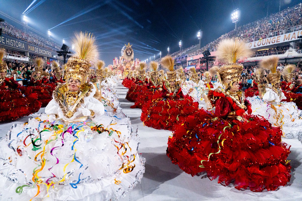 Cada vez mais apaixonado por essa fantasia da ala de baianas da <a href="/gresuviradouro/">Unidos do Viradouro</a>! Zanon deu o nome e o sobrenome mais uma vez. 

📷 Eduardo Hollanda / Rio Carnaval