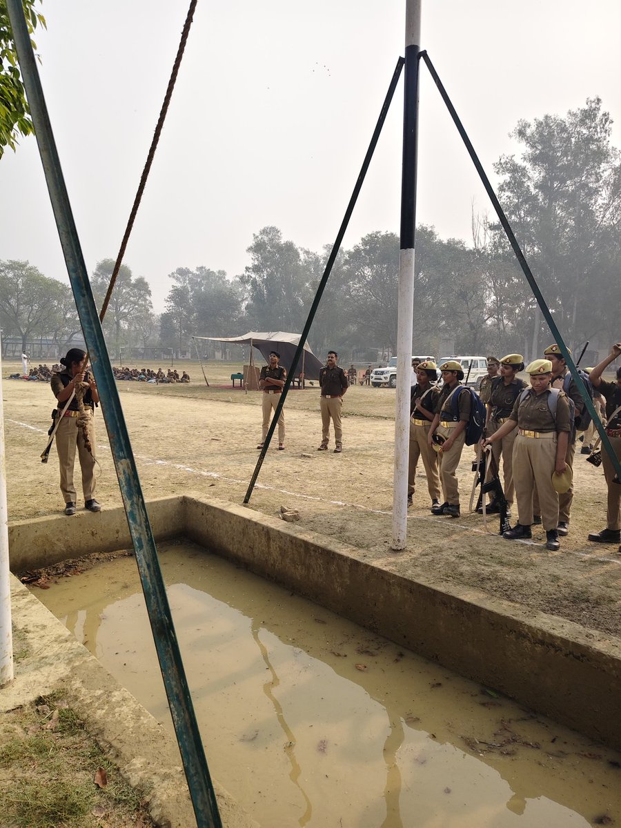 20वी वाहिनी पीएसी आजमगढ़ में प्रशिक्षणरत 394 रिक्रूट महिला आरक्षियों का बैटल फिजिकल एफिशिएंसी टेस्ट(BPET) परीक्षा कराई गई,जिसमें 05 किमी  दौड़, 60 मीटर दौड़, 09फिट गड्ढा, मंकी रोप, स्विमिंग रोप की परीक्षा संपन्न कराई गई। <a href="/adgpacup/">ADG PAC UP</a> <a href="/UPPoliceTrgHQ/">Training Directorate UP Police</a> <a href="/azamgarhpolice/">AZAMGARH POLICE</a> <a href="/Uppolice/">UP POLICE</a>