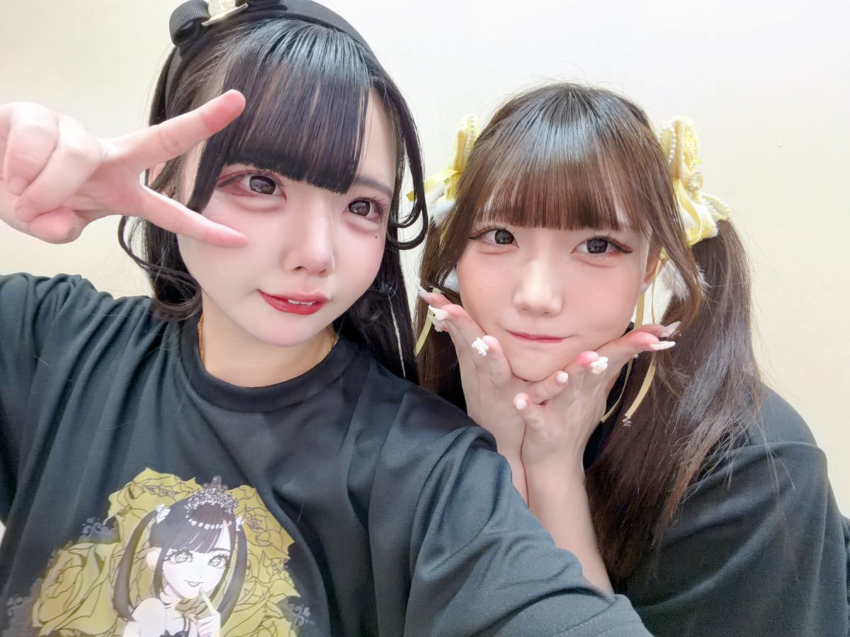 mousou_slave's tweet photo. 昨日は久しぶりの妄想slaveありがとうございました💛❤️

年に3回ほどこの二人でライブできるように頑張っていくので卒業した2人ですが今後とも妄想slaveの応援よろしくお願いしますꉂꉂ📣

妄想slaveがいっちゃんすきーーー🫵 https://t.co/SN50uX6eIl