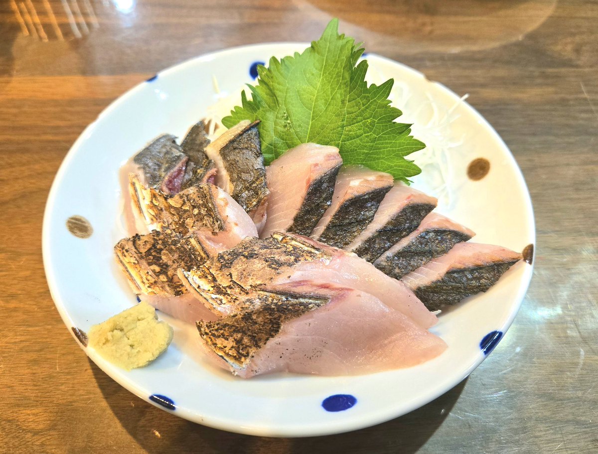 0osho02's tweet photo. 1kgにも満たないサゴシも
庶民には十分な脂のり。

うまい地魚、幸せの味。 https://t.co/dczBhrtF0n