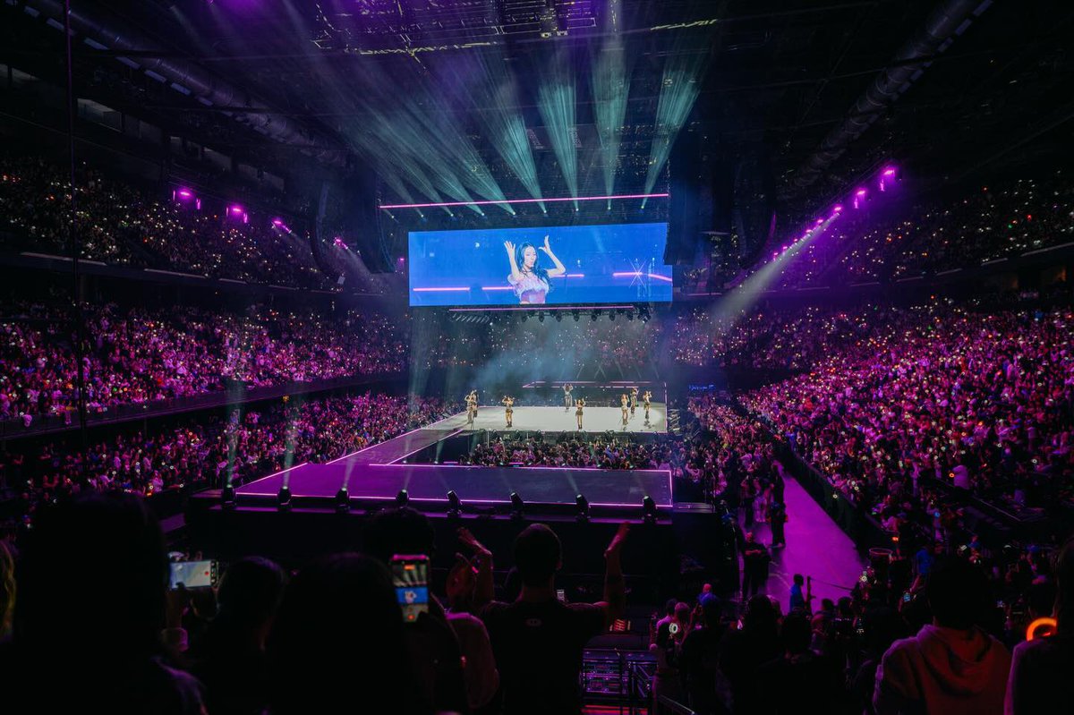 About TWICE tweet media