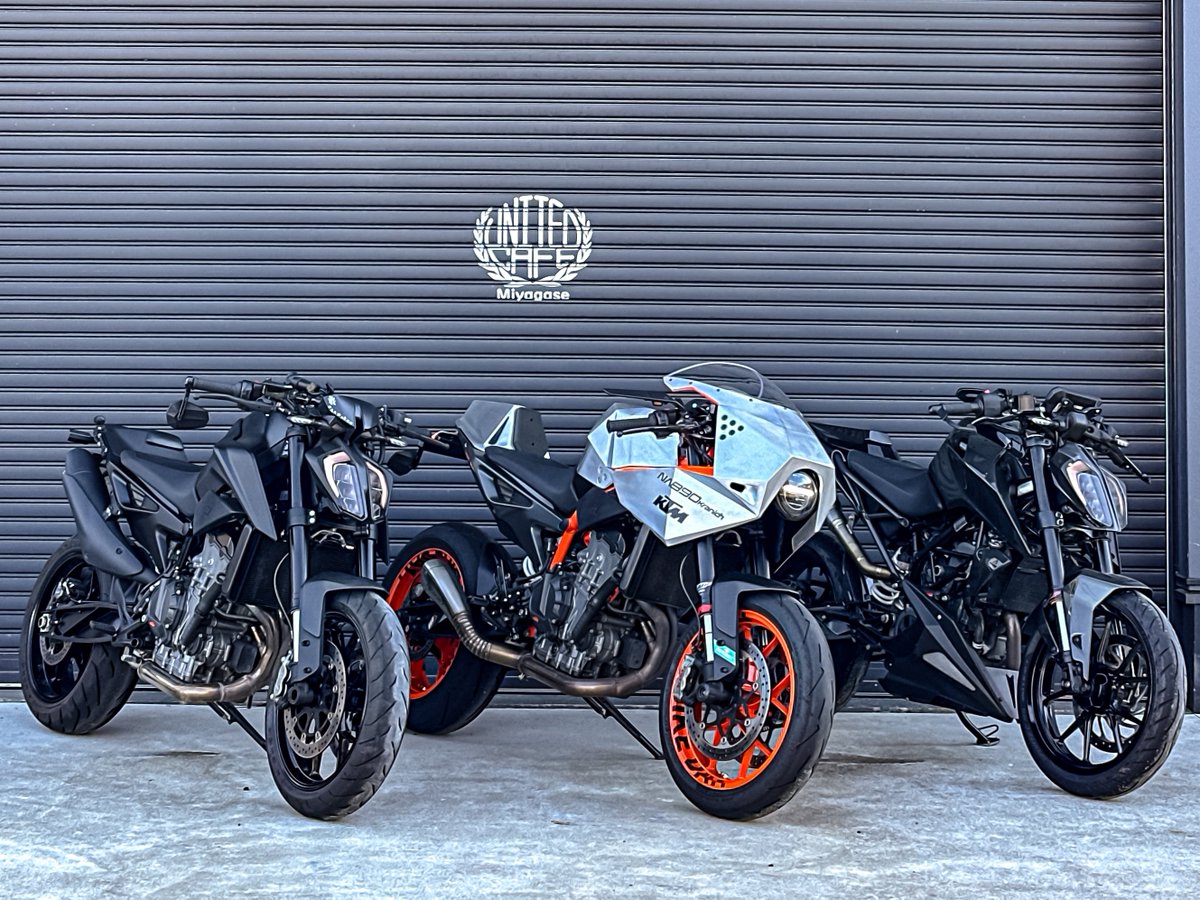 nobtree's tweet photo. ①🍊英才教育にHAVE A BIKE DAY.ありがとうございます
②やっぱりRC8Rは唯一無二の存在感
③デイライトを点けてのお気に入り写真
④ミーティング会場でも活躍。簡単にデモ車のようになるNUMBER-TACK @Solitony_jp 
#オレンジミーティング
#HaveABikeDay.
#NA890Kranich 
#NumberTack https://t.co/KRLS8KOWSE