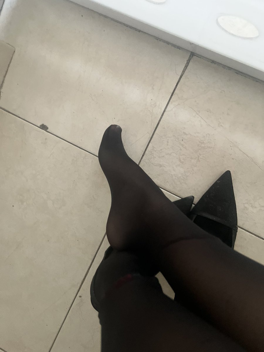 Cleopatanylon's tweet photo. No te sientas mal por qué alguien te rechaza , de alguna persona te juro que si somos su lugar seguro 🫰🏻💕
#night #pedicuraspa  #nylon 
Dale repost 🔀 si te gustaría encontrar tu lugar seguro 😊 https://t.co/rShSvnRAm3