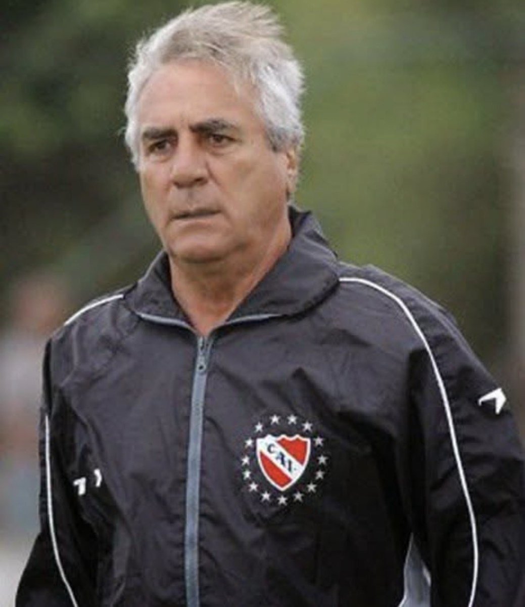 Capote_Rojo's tweet image. Pobre Pagani, le falta futbol. 

#ElPato #Independiente 🇦🇹