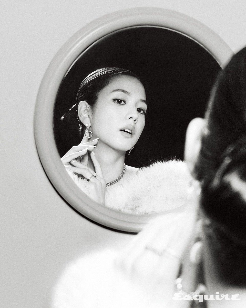 JISOO in Esquire Korea interview. 

Q: How is it different to stand in front of the camera as a musician and as an actor?

JISOO: When I'm an artist, I focus on making the stage completely mine. When I'm acting, I think about the character's emotions first. The biggest difference