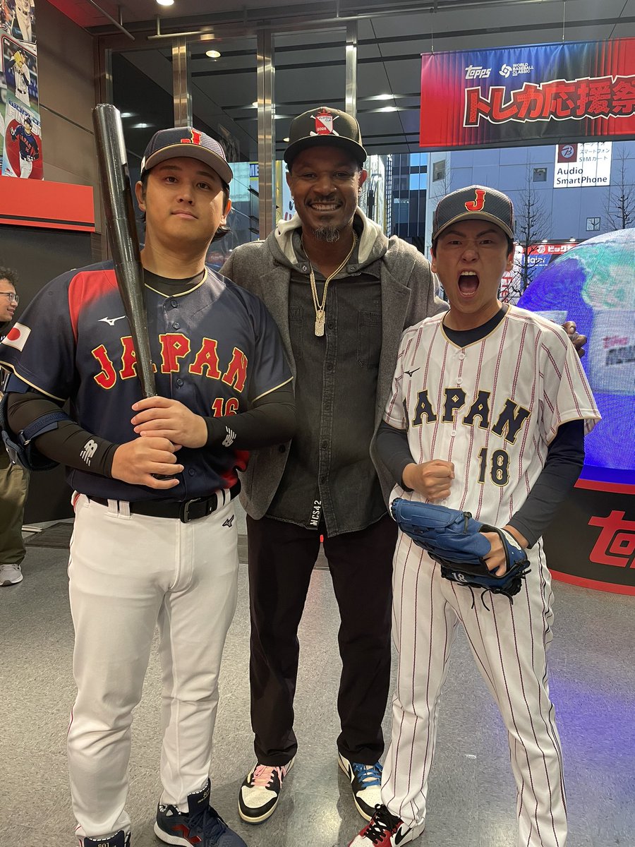 Yoshi_teru1121's tweet image. アダム・ジョーンズさん

@ideken0720 
#toppswbc
#topps
#toppsnow 
#アダム・ジョーンズ 
#大谷似翔平
#山本申伸