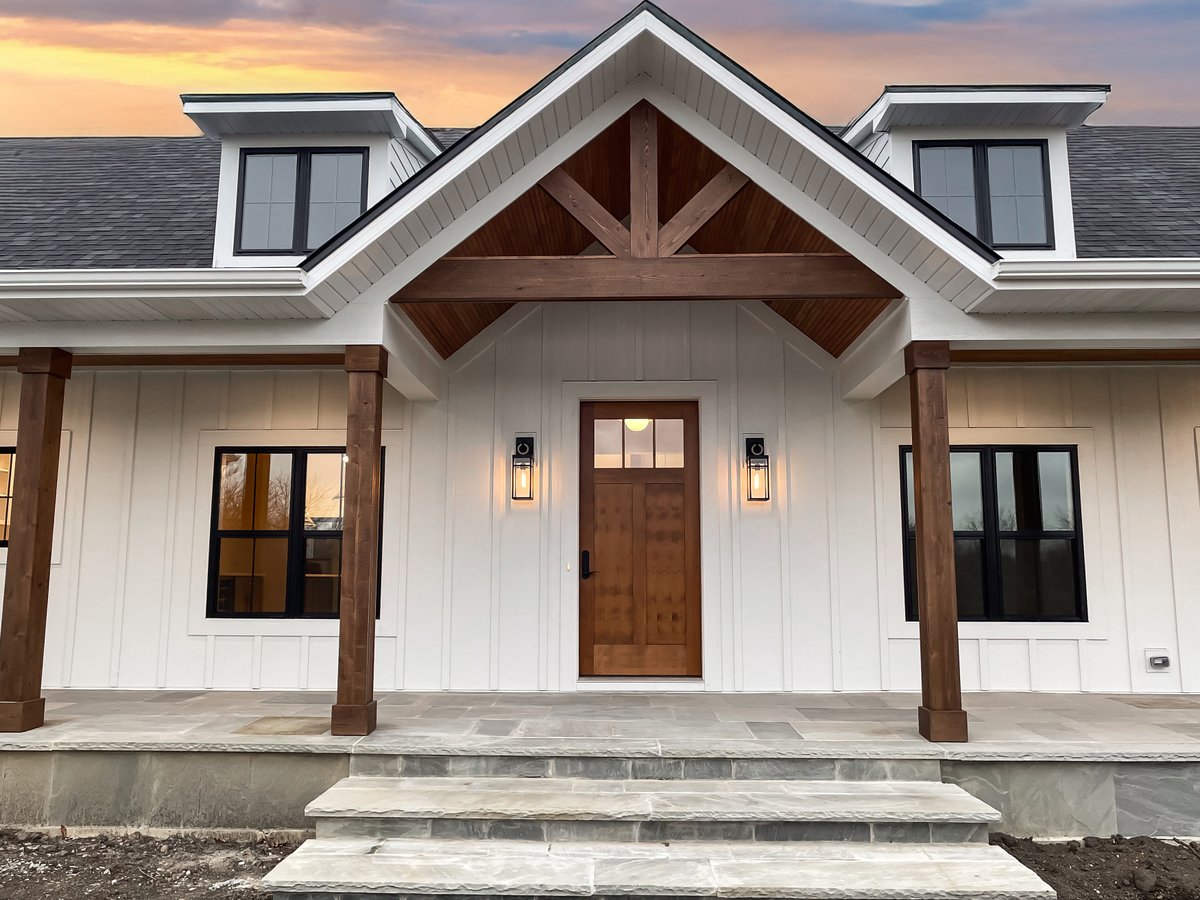HomeChannelTV's tweet photo. Watch this BEAUTIFUL Custom Ranch Home Tour here - https://t.co/FlM2Cu6viG https://t.co/GzdTOg0UyP