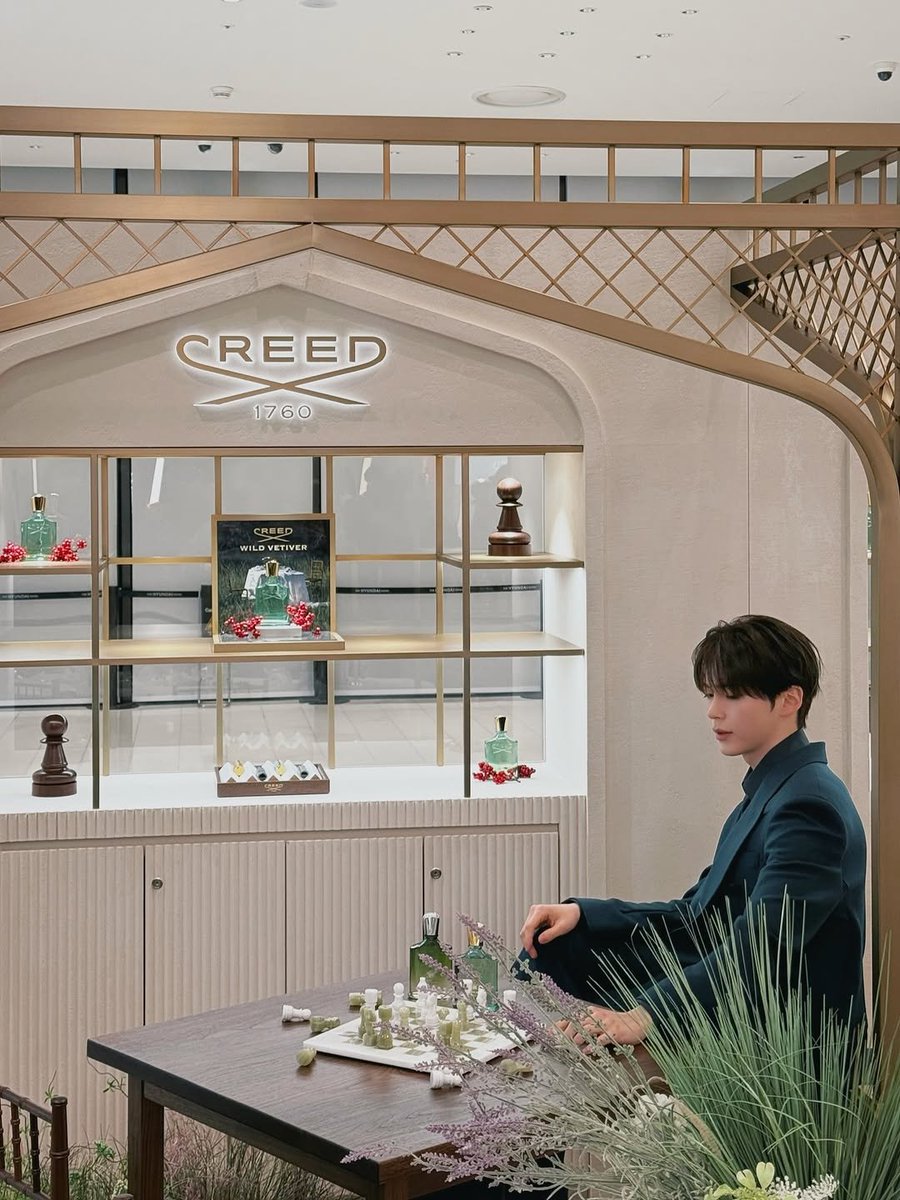 𝖶𝗂𝗅𝖽 𝖵𝖾𝗍𝗂𝗏𝖾𝗋 starts strong with hand-picked timur berries, giving it a bright, spicy kick that instantly wakes your senses up.