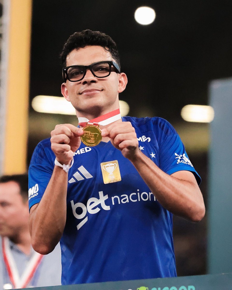 caio_warriors's tweet photo. Alguém puxa aí na história por favor, alguma vez algum jogador de futebol já foi campeão de dois títulos diferentes por clubes diferentes no mesmo dia? KKKKKKKKKKKKKKKKKKKK

Bruno Rodrigues fez história https://t.co/9bbGuyK5Vv