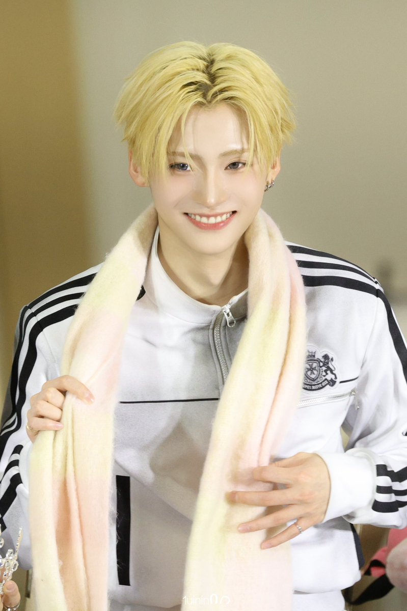 Rowan508 tweet media