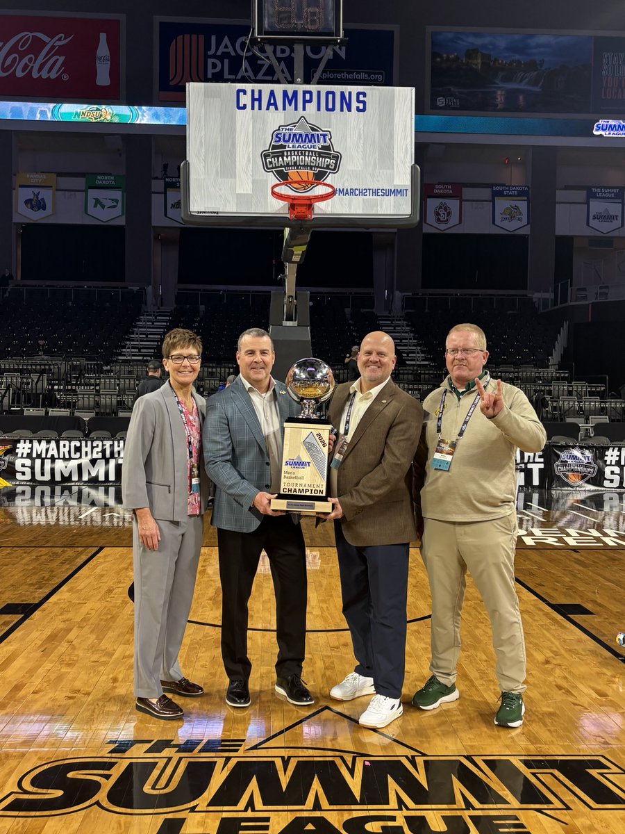 PhelpsTodd4's tweet photo. Congrats to @NDSUmbb 🤘🏆🤘
@SummitHoops Champs! 
A great night to be a Bison! 🦬 #MarchMadness #TheBigDance https://t.co/mFHraVwfTm