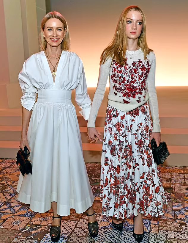 Oli London tweet media