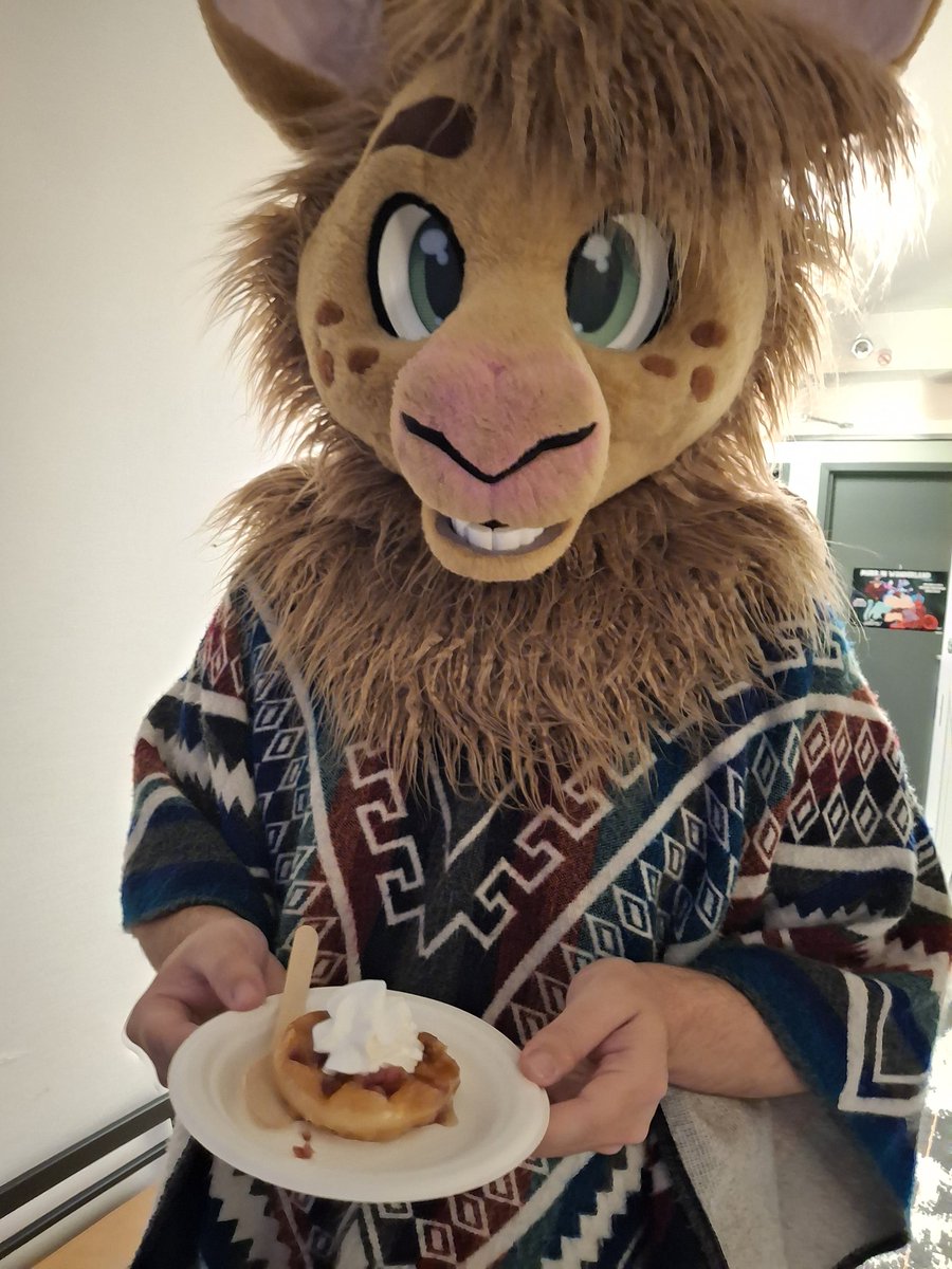 Carth the Llama tweet media