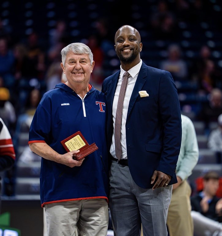 THS_BRAVE's tweet photo. Congratulations to Talawanda’s own Dan “Willie J” Wilhelm for being awarded the OHSAA Southwest District’s Dale E. Creamer Friend of Athletics Award!

Well deserved recognition for a true friend of Talawanda Athletics! 

https://t.co/laSShMR8Ht https://t.co/akC4uMDiyJ
