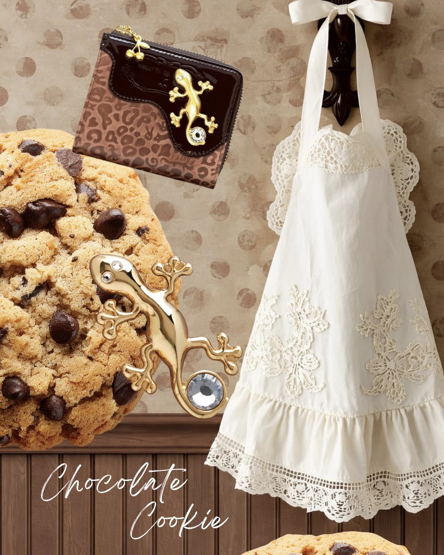 サクサクと軽やかな食感が広がる🍪
クッキーって、それだけで幸せ。
New Arrival !!
“Melty Wallet Chocolate Cookie”

かじると軽やかにほどけて、
甘いチョコレートがとろりとろける。

こんがり色づいた小さなまん丸に、
甘い魔法をかける。
それは誰も知らない、
今日だけの特別なご褒美。