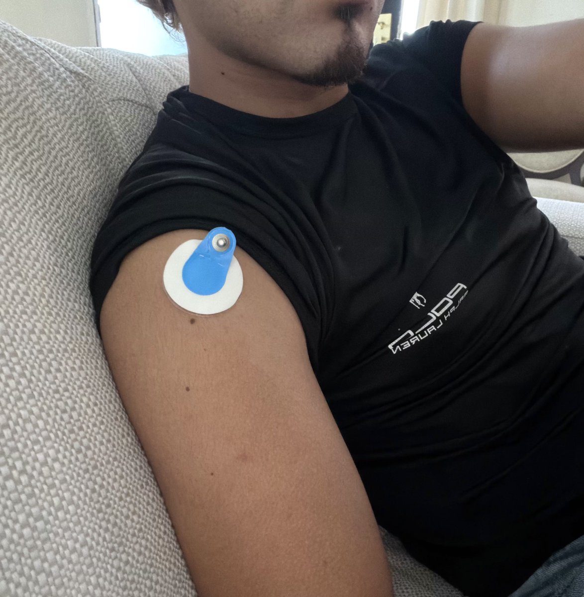 Leduarzelaz's tweet photo. well, paramedics came over today https://t.co/i6kEYkLC6a