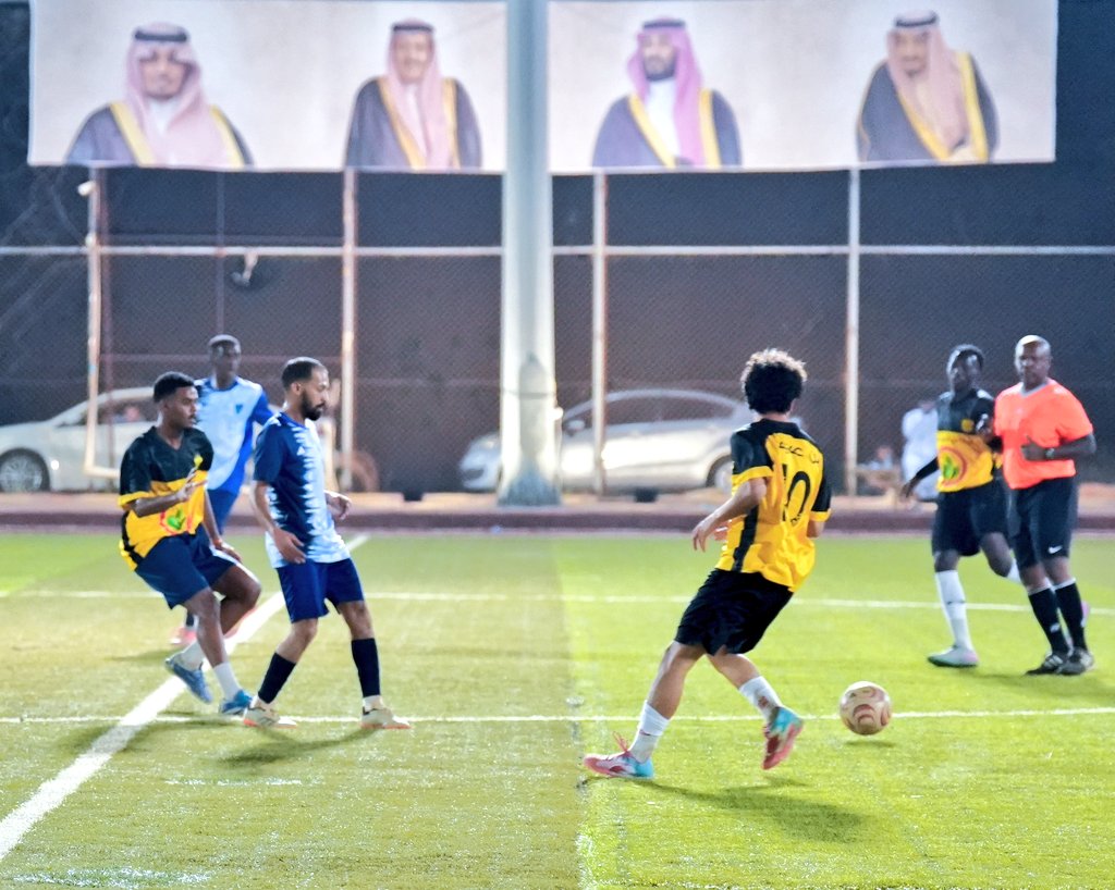 #جمعية_الأبرشي 
جهود تُذكر فتُشكر للمصور المبدع / عادل  نقل لنا ثقافة الصورة فأتقن وأبدع وتميز على كافة المستويات. بارك الله فيه وبوقته وبجهده. 
من #تصويري له يوم الأحد في بطولة يوم التأسيس .
أفضل صوره 
<a href="/BahaPrincedom/">إمارة منطقة الباحة</a>