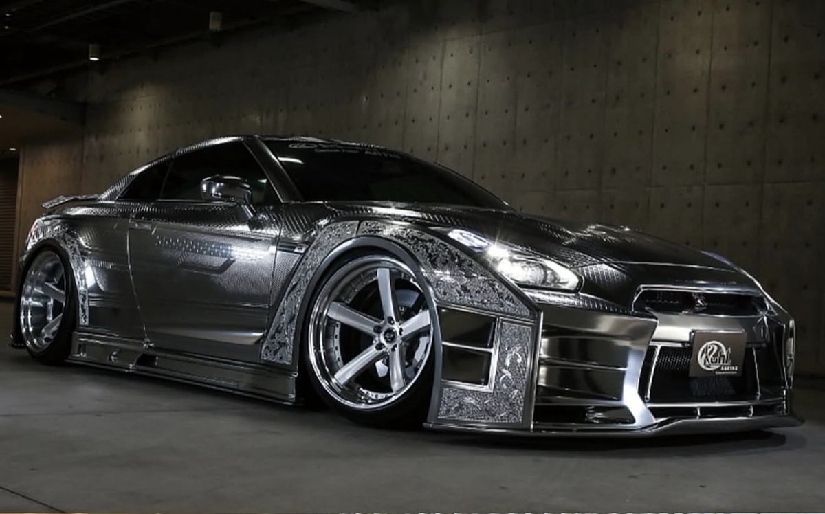 kingsofjdm's tweet photo. Japanese Artist Takahiko Izawa, created what’s called “Tattooed Cars” 🤯🔥🔥🔥 https://t.co/Wc4lT6aky9