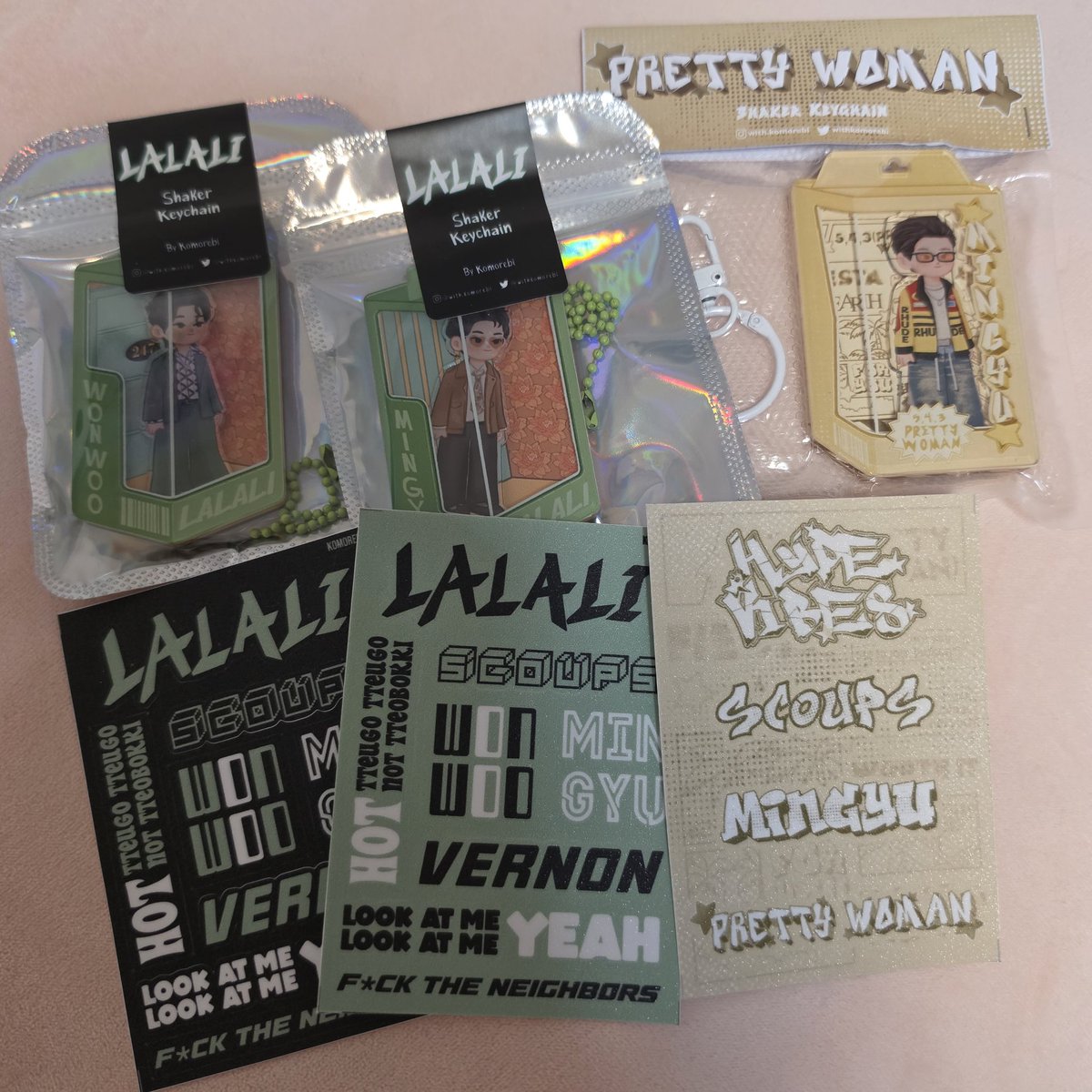 캐럿한정 아크릴 쉐이커 키링 이벤트 💚💛

RT 해주신 3분에게 랜덤으로 1개씩 드립니다! 
3/14일  불시에 당발해요 😁

참여 유의사항
- 패킹되어 배송을 받았기에 불량, 하자가 있을 경우에는
   책임지지 않습니다. 이 점 참고해주세요.