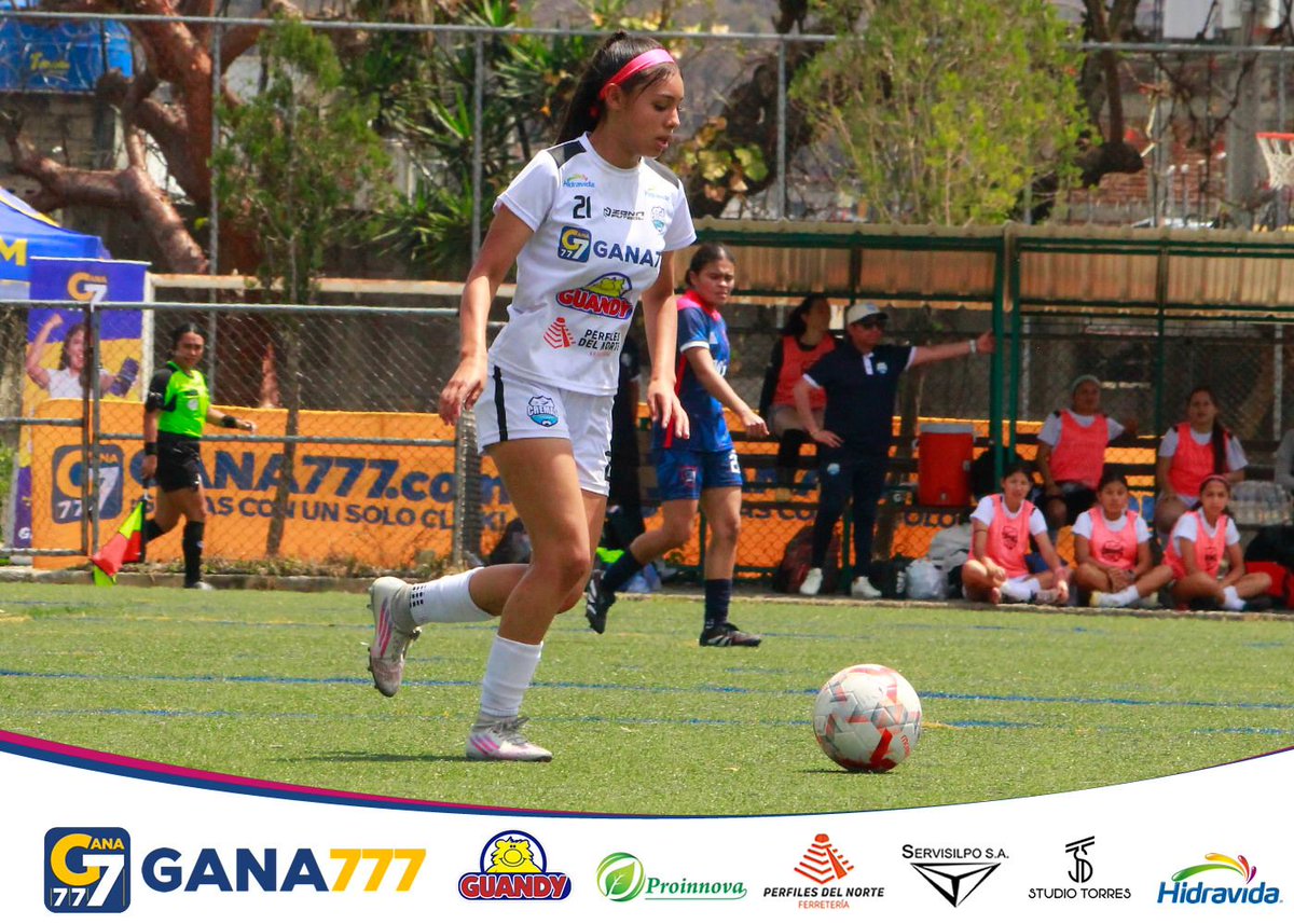 𝐶𝑟𝑒𝑚𝑎𝑠𝐹𝑒𝑚𝑒𝑛𝑖𝑛𝑜 tweet media