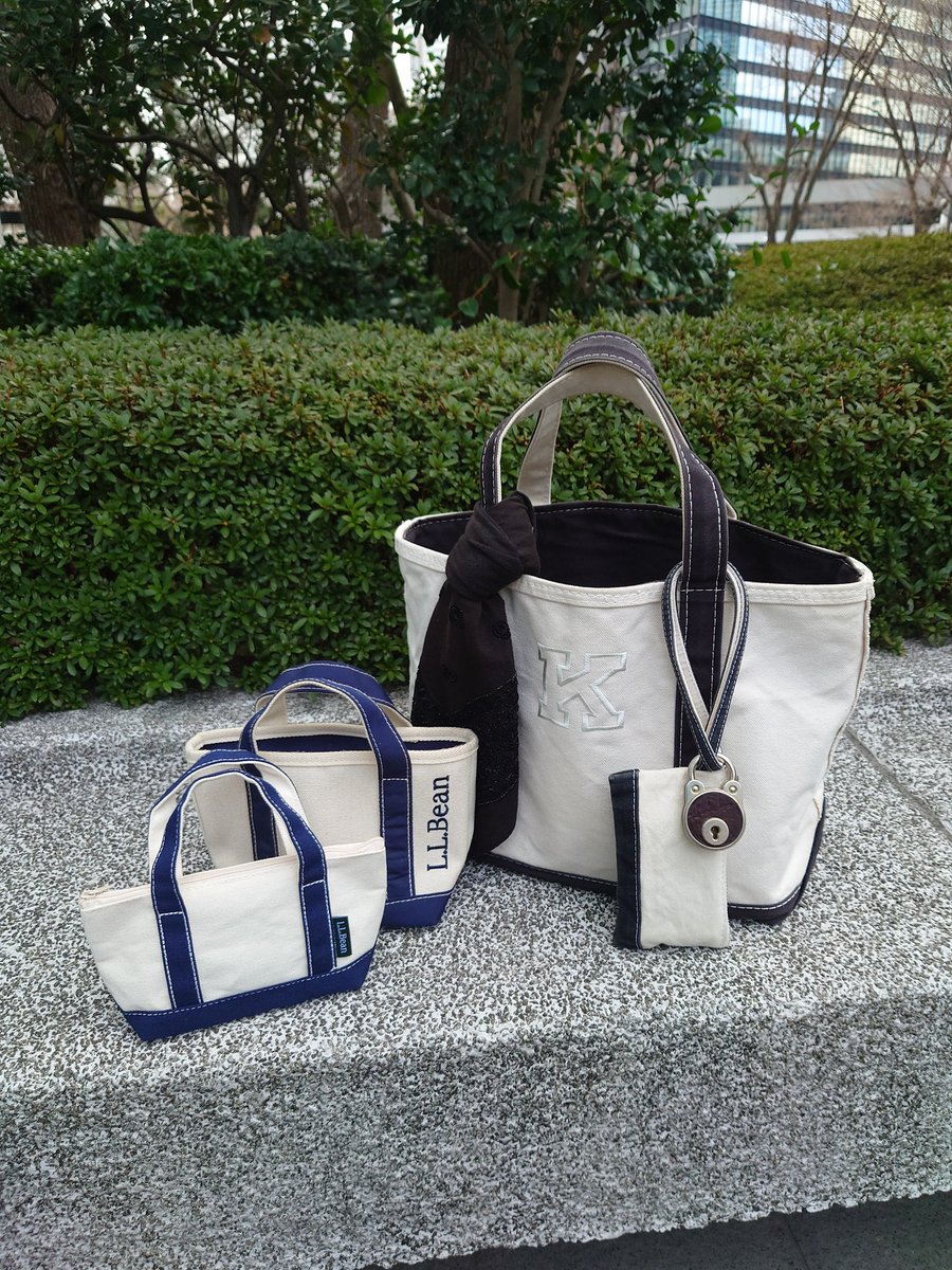 以前のInRed付録と、今日発売のMonoMax付録（サングラスとクロスのセット）

付録にしてはミニチュア感が良く再現できてるのでマトリョーシカ的にバッグインバッグにしよう