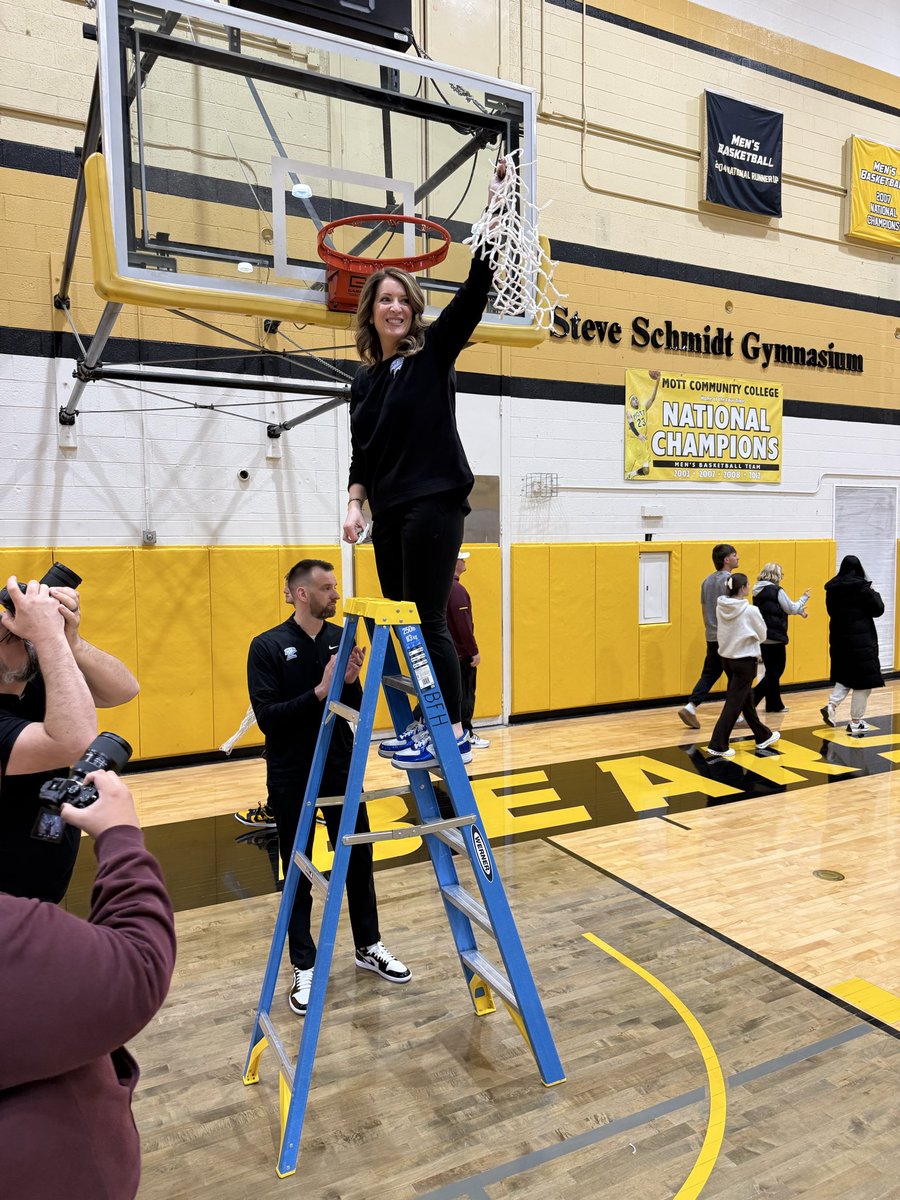 Megan Hudson tweet media