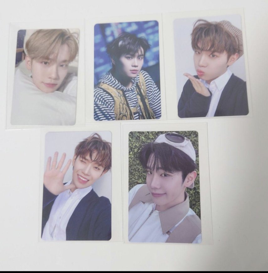 あかり tweet media