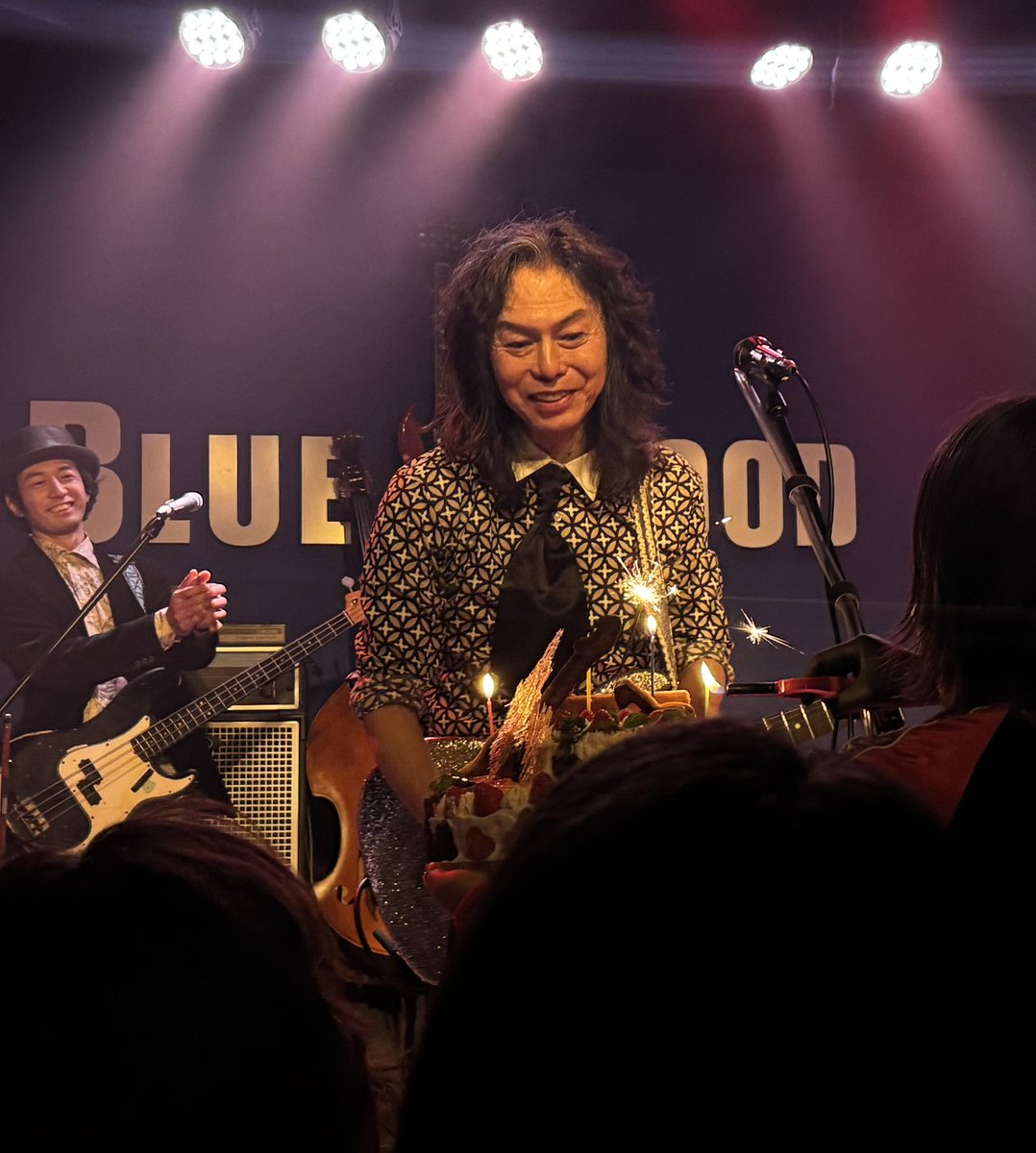 szknmk's tweet photo. #木暮shake武彦 Birthday Live
〜幻の66年 #ヴィーナスの夜 へ。最新ソロALのバンドVer初お披露目すごく良かった！別プロジェクトでも一緒のメンバーだからか、息もピッタリで初お披露目感はゼロ😆なのにこれまでとは別の、異なる音風景を創り出していて最高！5月も楽しみ❤️
Happy Birthday Shake🎉🎉 https://t.co/cmQodyyosn