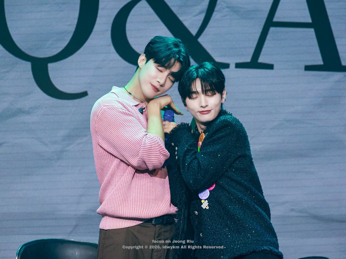 idwykm's tweet photo. 260308 천구비 팬미팅 #정리우 #윤지성 HQ

와랄라 시작

#JeongRiu #郑利友 #鄭利友
#천구비 #천둥구름비바람 #ThundercloudRainstorm
#서정한 #이일조 https://t.co/8Oac8UXT1g