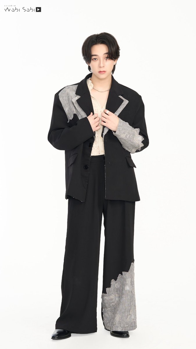 Artist wallpaper | STUDIO WABI SABI

BAS Hatsanat Piniwat
(บาส) หัสณัฐ พินิวัตร์ 
<a href="/basjtr/">นอนอร์ธ น้องเด๋อเดอะซุย</a> 

🔗Download Profile 2026 
drive.google.com/drive/folders/…

#StudioWabiSabi