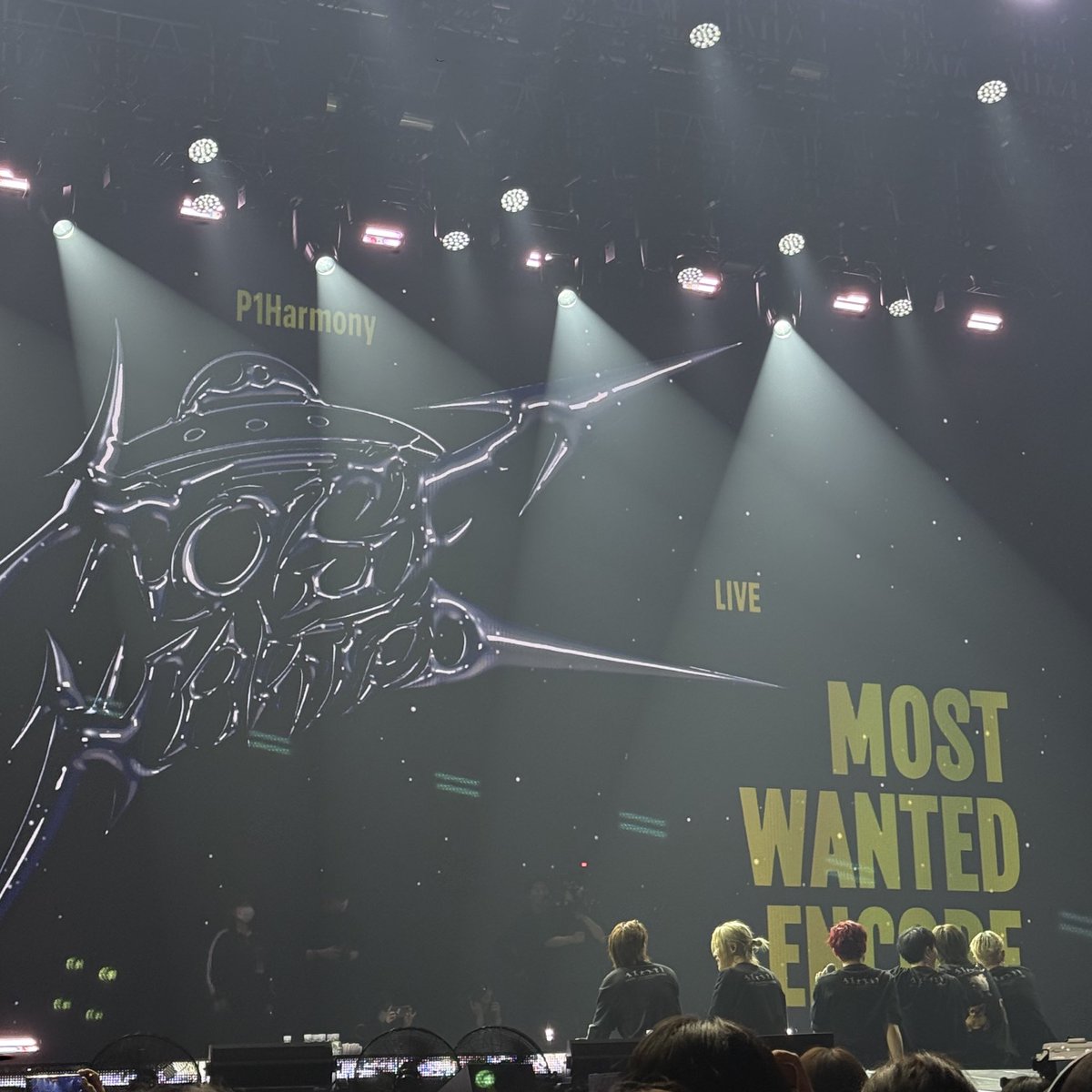 cho17heo's tweet photo. :¨ ·.· ¨:
 `· . 𐙚 most wanted encore 260307/08
#p1harmony #MOST_WANTED https://t.co/gKMrwHAQls