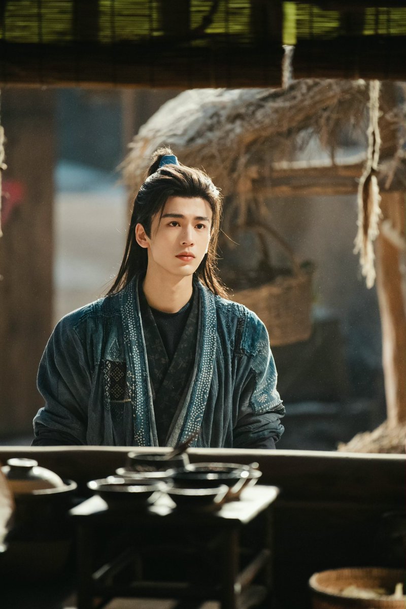 030926• zlh studio weibo update 🪐 (1) studio shares pics of