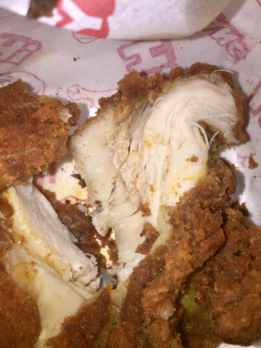 Sebagai pecinta fried chicken, dulu aku sukanya produk McD dan KFC. But after there was a boycott issue, jadinya cari brand lokal ayam yg ga kalah MAKNYUS 🫶🏼✨ 

And now this is my top 3 favorite fried chicken (+ rating)
• Uno chicken 9.2/10
• Mcd 9/10 
• Kfc 8/10