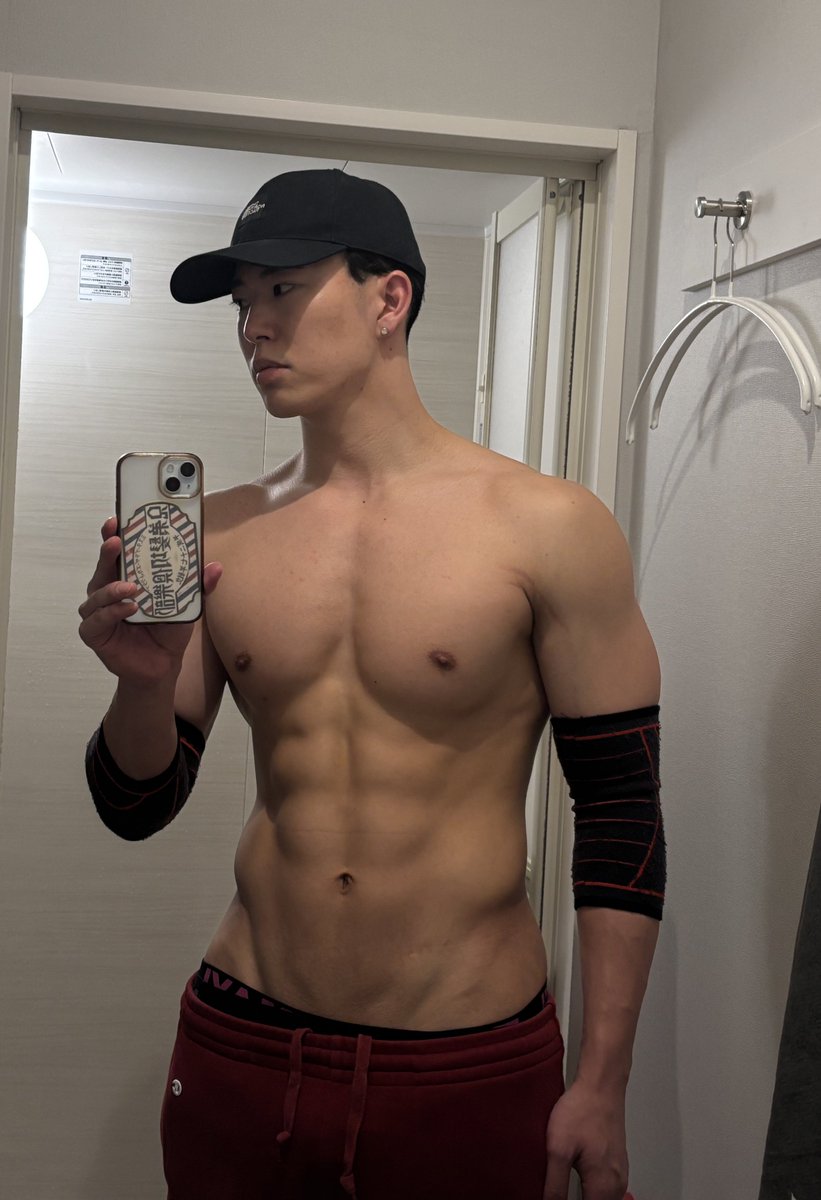 えじるううう tweet media