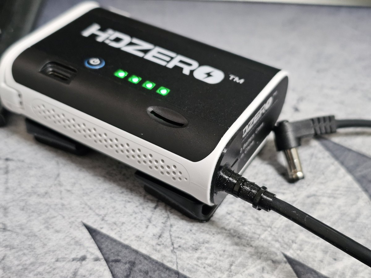 FpvGrassy's tweet photo. HDZero Rear-Mount Battery Caseの電源ケーブルはシリコン製で過酷な使用で根元で断線するケースがあるとのこと。暫定対応の補強パーツのSTLファイルが公開されていたので早速印刷。
#HDZero https://t.co/76g3KpsjLD