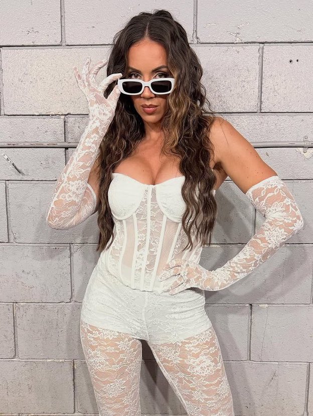 Cassie Reeves. (NOT @ImChelseaGreen) tweet media