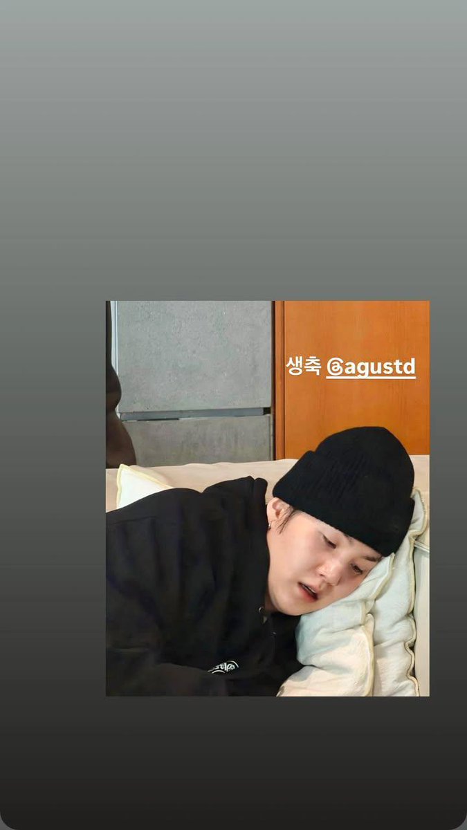 Mantshaafroz's tweet photo. Happy birthday dear suga 🎂
@_BTS_93_SuGa @_SUGA_OF_BTS @bts_twt_YNG1 @suga831993 @D3_YOONGI @_BTS_93_SuGa 
@__yoongiagustd2 @_YOONGI_AGUSTD_ @bts_twt_YNG1 @Aguust_D_ @D3_YOONGI 
@yoongi_d3 
I purple you all 💜🌹
May God bless you good health and happiness 🙏🏻 https://t.co/4d9WDrUDcO