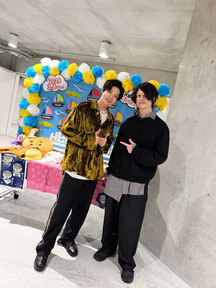 alexandroscrew's tweet photo. 「豊臣兄弟！」への出演が発表になった昨日、奇しくも四国は讃岐国…いや香川県でのイベントにてライブだったのですが、なんと同大河ドラマで徳川家康を演じられる松下洸平さんも同じイベントにご出演でした。四国で家康さまと。何とも不思議な出会いでした。また現場で色々と教えてください、よろしくお願いいたします。ひろ

#豊臣兄弟 #松下洸平 #磯部寛之
@nhk_toyotomi
@kouhei_staff_