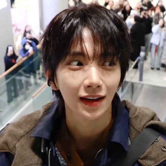 gua cinta banget deh sama foto ini, lucuuuu😔🤎