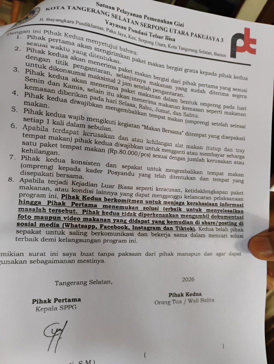 ⚠️ Upaya Pembungkaman oleh Kubangan Lumpur!

Menjijikkan. Dear BGN, apakah tindakan pembungkaman seperti ini mendapat restu dari kalian? Katanya program kalian bagus? Mengintervensi gizi, membuka lapangan kerja, menghidupkan ekonomi fafifu. Ternyata semua hanya omong kosong!