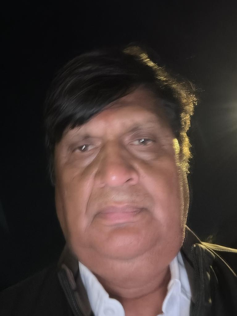 mukteshwar2002's tweet photo. जीवन निरंतर चलने वाला प्रयोग है, जो आजीवन चलते रहना चाहिए। जिस वक्त प्रयोग की आकांक्षा समाप्त हो जाएगी, तभी जीवंतता का अंत हो जाएगा है, और जीवन बोझ बन जाएगा।
जय इंसानियत https://t.co/6HbX4t3eMD
