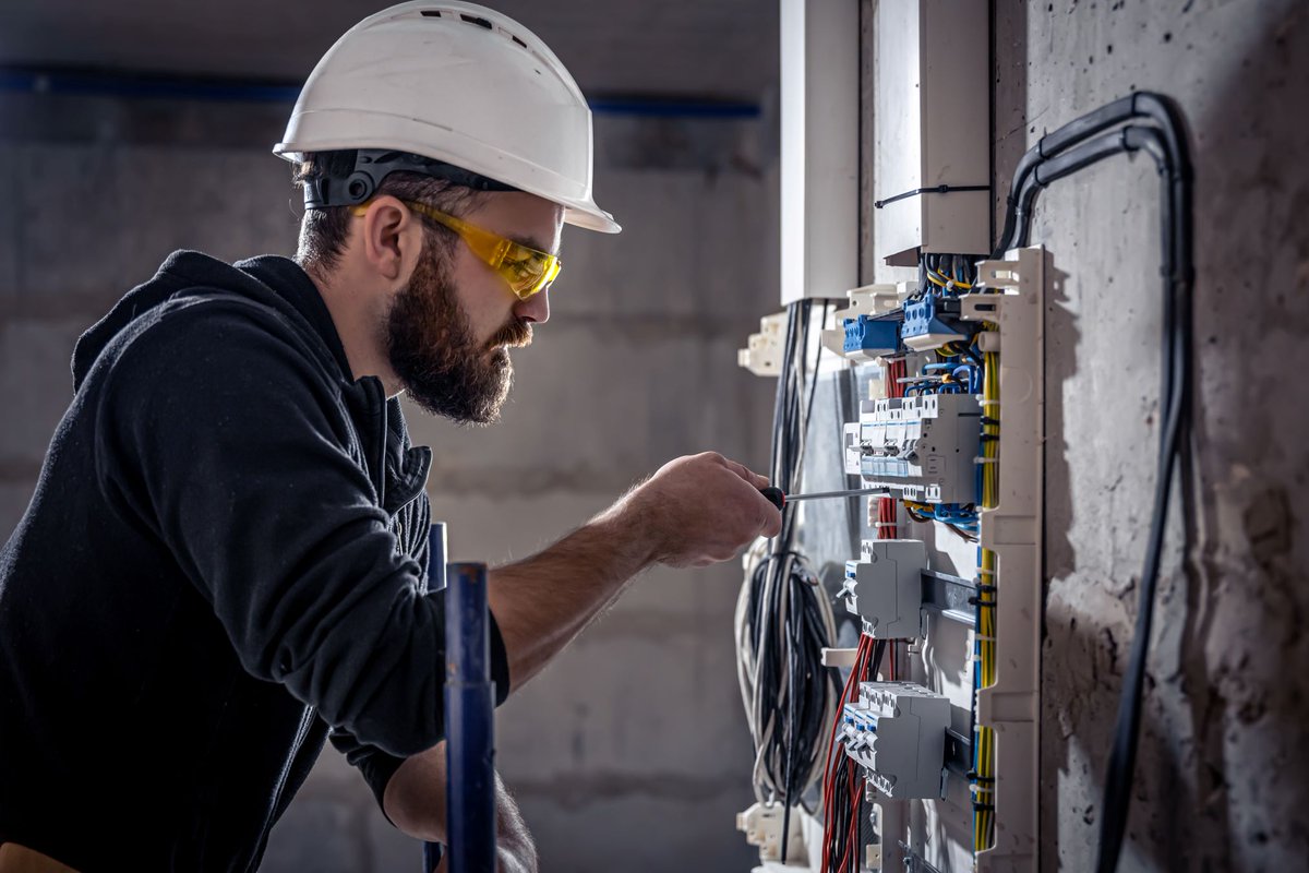Discover reliable local electricians in Western Australia for all your electrical needs. Fast, affordable, and professional service at your doorstep.

Read more: shorturl.at/CXrHF

#localelectrcian #electricalcontractor #electricalwork #electricalservices