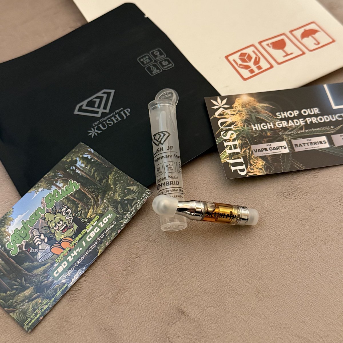 yavay420's tweet photo. KUSH JP様の
超HYBRID
上級者向けリキッド0.5ml (Afghan Kush)

total
⭐️⭐️⭐️⭐️⭐️⭐️
優しく高揚感のあるサティバ感と心地よいボディハイが、お出かけからお家でのリラックタイムまで、TPO選ばずに楽しめます🌱
エフェクトやマンチもしっかりあるので玄人の方にもお勧めできます⭐️

#kushjp https://t.co/QB5tvD5DQN