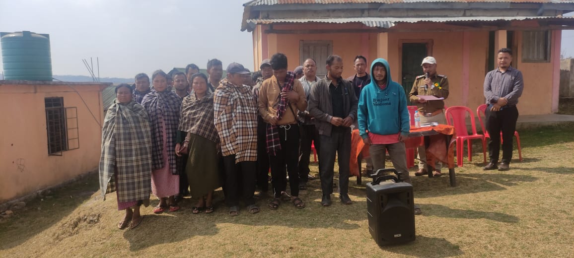 EasternDef's tweet photo. An Awareness Programme was conducted at Langkyrteng Village on the topics i.e .crime against women and children, cyber crime, drugs abuse etc wherein the Vilage Defence Party of the Village were present.
@MeghalayaPolice https://t.co/4QOAHugTg4