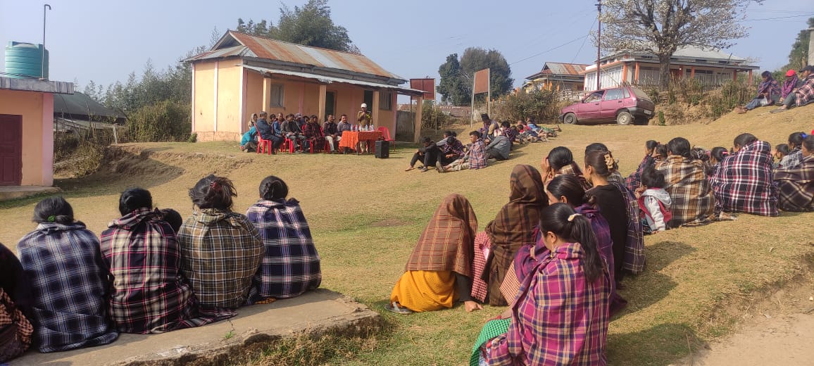 EasternDef's tweet photo. An Awareness Programme was conducted at Langkyrteng Village on the topics i.e .crime against women and children, cyber crime, drugs abuse etc wherein the Vilage Defence Party of the Village were present.
@MeghalayaPolice https://t.co/4QOAHugTg4
