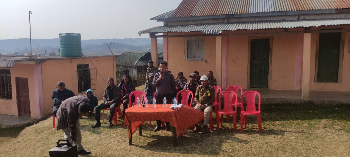 EasternDef's tweet photo. An Awareness Programme was conducted at Langkyrteng Village on the topics i.e .crime against women and children, cyber crime, drugs abuse etc wherein the Vilage Defence Party of the Village were present.
@MeghalayaPolice https://t.co/4QOAHugTg4