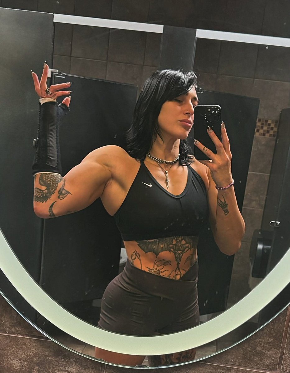 Rhea Ripley (Futa) tweet media