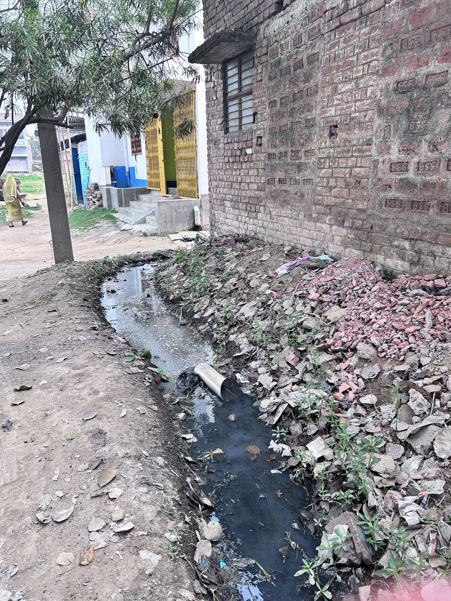AayushNirala's tweet image. @UrbanDevBihar @DM_Munger @munger_nagarnigam @NitishKumar @News18Bihar @ZeeBiharNews @Live_Hindustan @JagranNews  This is condition of road in Sandalpur Munger Bihar Ward no 36 in 2026.. #RoadCondition
•#BrokenRoads
•#DrainageProblem
•#CivicIssues
•#Infrastructure