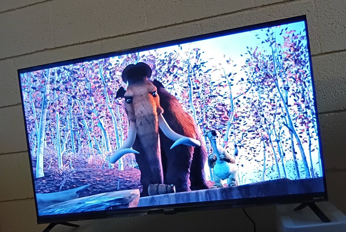 AshleyB46824012's tweet image. Very good, funny, interesting, entertaining movie!
#iceage 
#animatedmovies 
#RayRomano 
#JohnLeguizamo 
@JohnLeguizamo 
#SeanWilliamScott 
@denisleary 
@Tubi